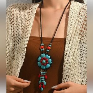 New Imitation Turquoise and Coral Stone Statement Floral Beaded Necklace